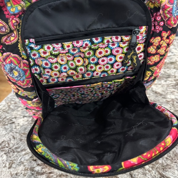 Vera Bradley Floral backpack in GREAT condition - Picture 7 of 8